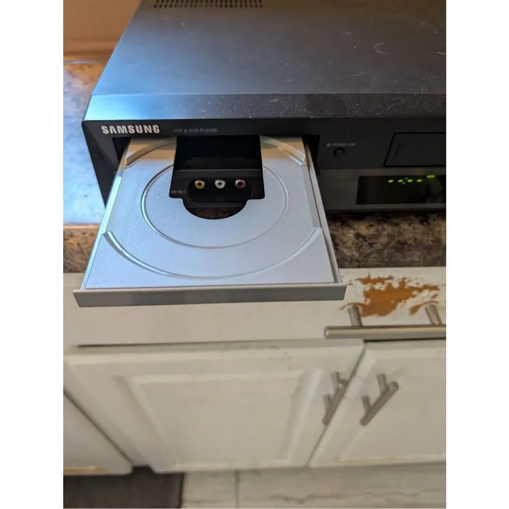 Samsung DVD-V9700 DVD VHS Combo Player Tunerless 1080i Recorder